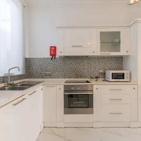 Apartment Charm-hosted By Sweetstay